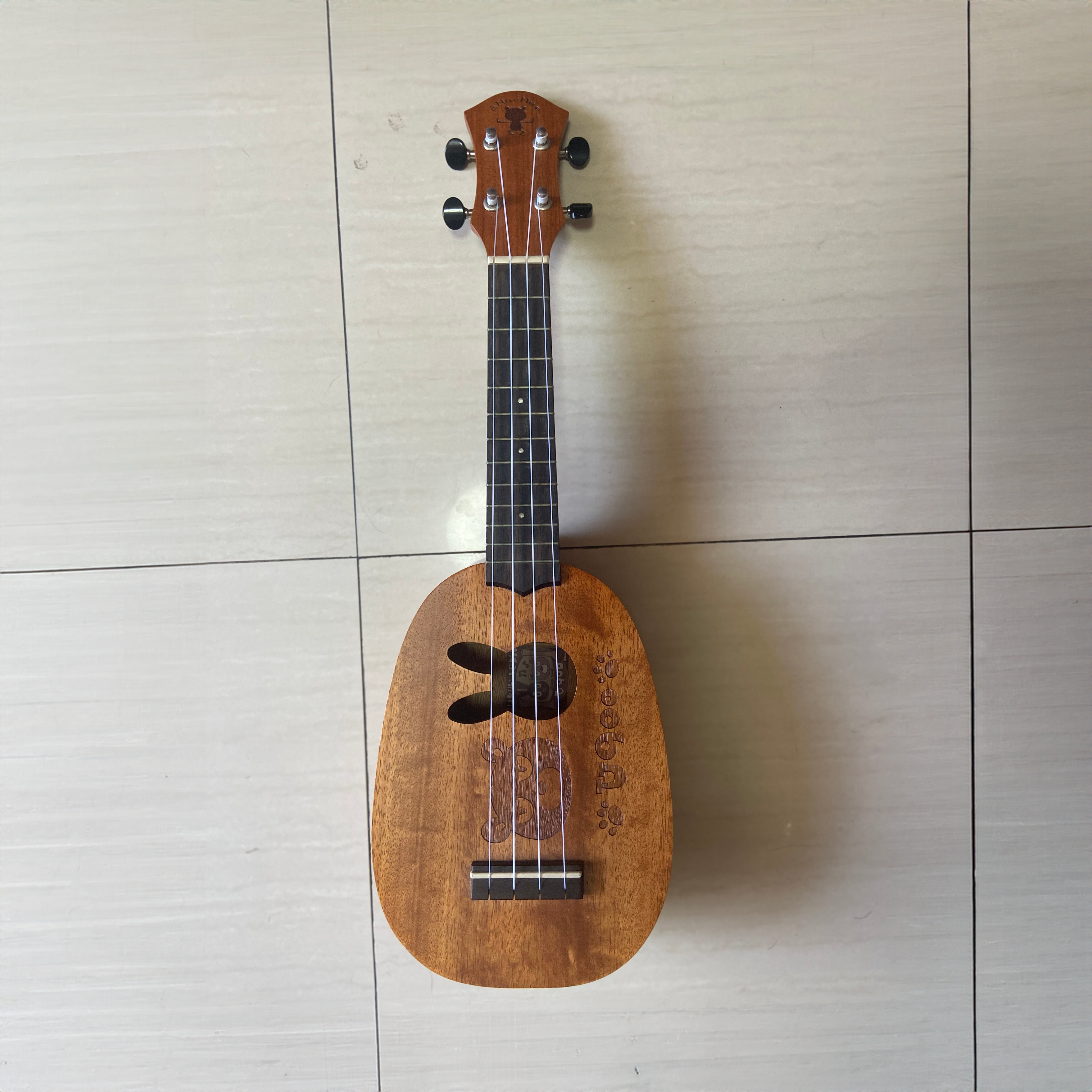 A little melody played on the ukulele. Unlike other sounds, it is more pleasing because it comes from the instrument.