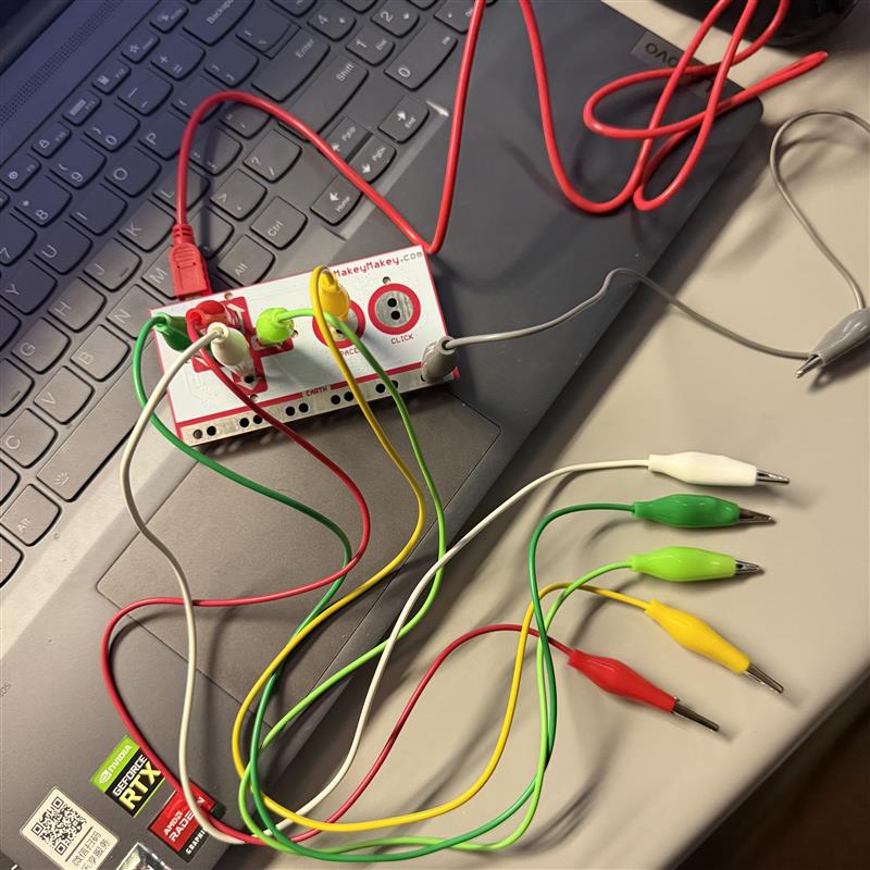 After that, we tried using Makey Makey to control another project on ProtoPie. Interestingly, we'd gotten so used to Arduino only needing a single wire connection that we almost forgot to connect the earth wire, which is why it didn't work at first.